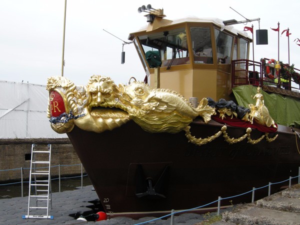 The Queen’s Diamond Jubilee Royal Barge Prow sculpture by The Woodcarving Studio