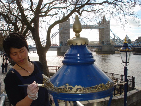 Tower-of-London-gilded-lanterns-wharf-before